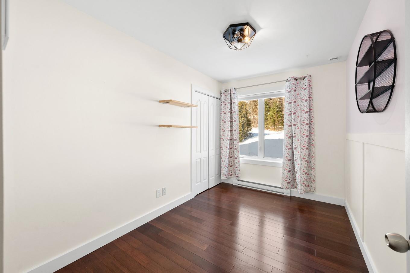 Bedroom - 750 Rue De Plaisance, Sainte-Adèle, QC - Indoor Photo Showing Other Room