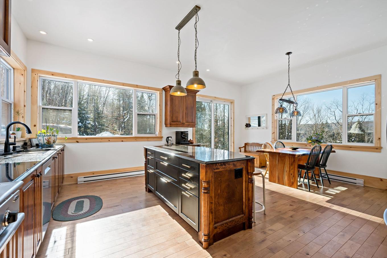 Kitchen - 146 Ch. George-Renteln, Labelle, QC - Indoor Photo Showing Other Room