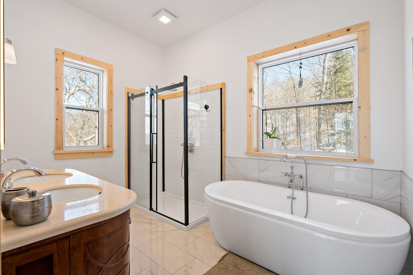 Bathroom - 146 Ch. George-Renteln, Labelle, QC - Indoor Photo Showing Bathroom