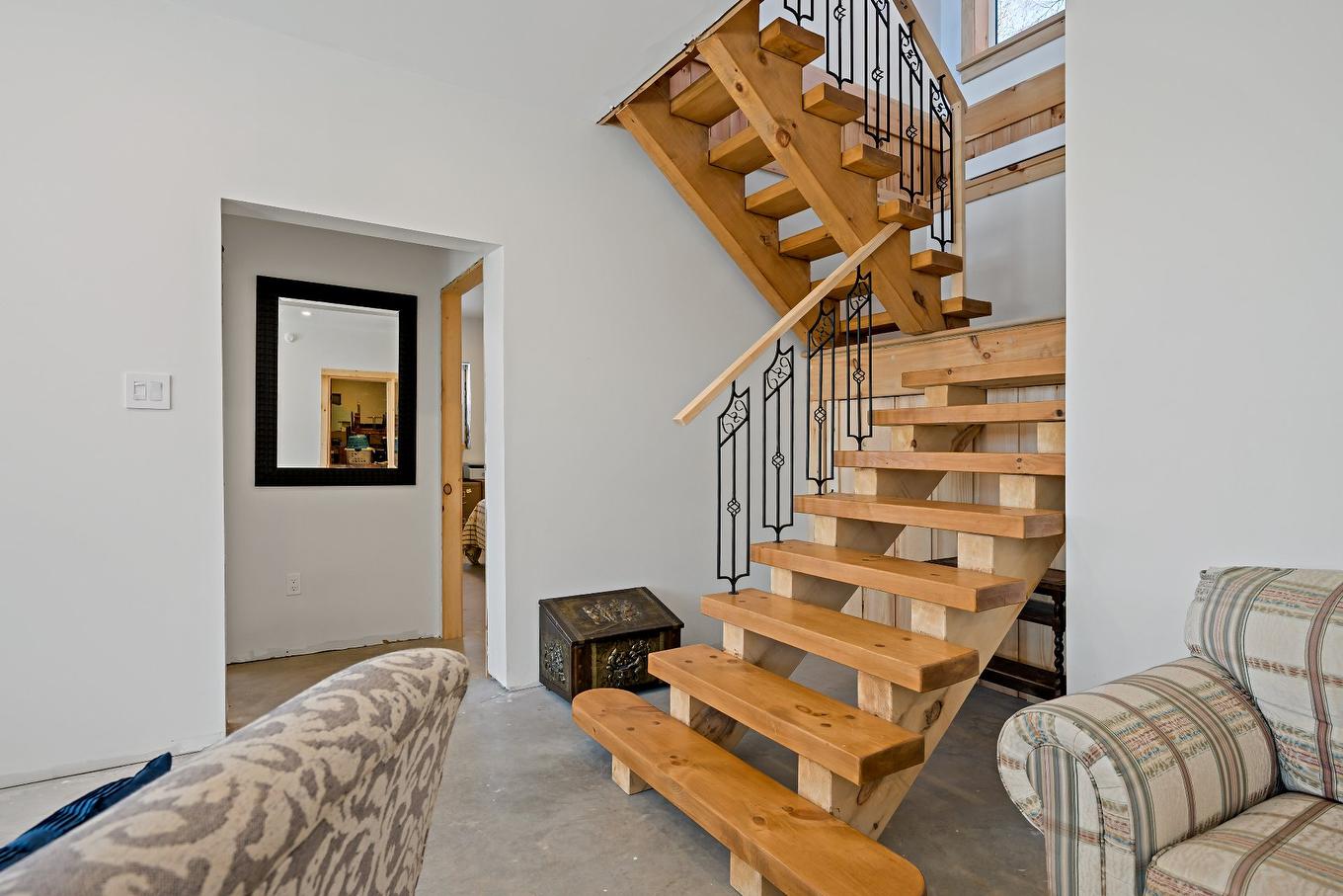 Staircase - 146 Ch. George-Renteln, Labelle, QC - Indoor Photo Showing Other Room