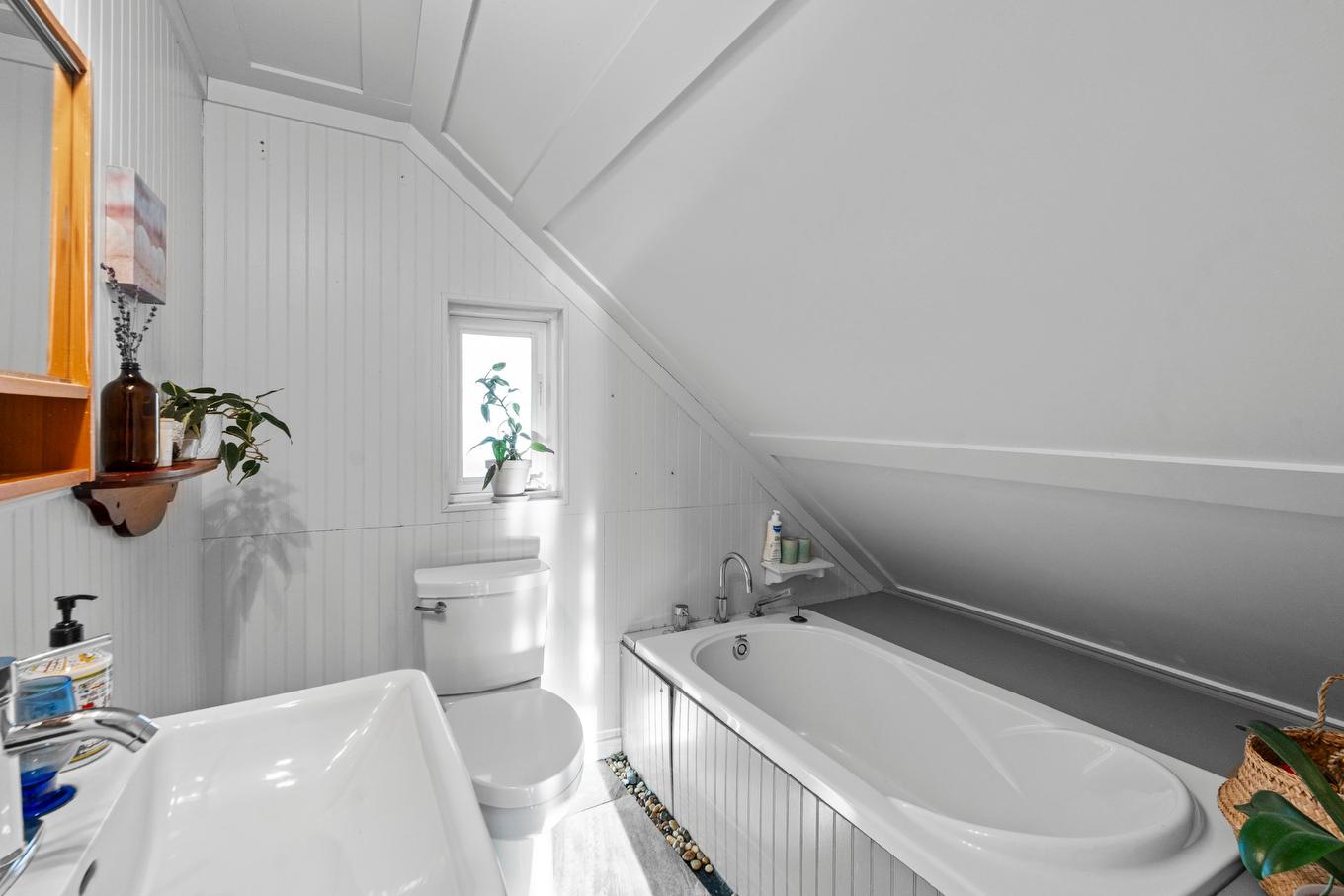 Bathroom - 107 Rue Féré, Saint-Eustache, QC - Indoor Photo Showing Bathroom