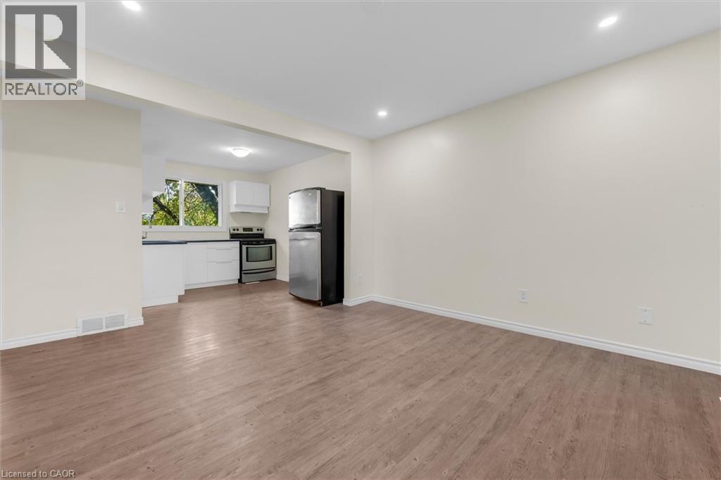 62 Bond Street, Kitchener, ON - Indoor Photo Showing Other Room