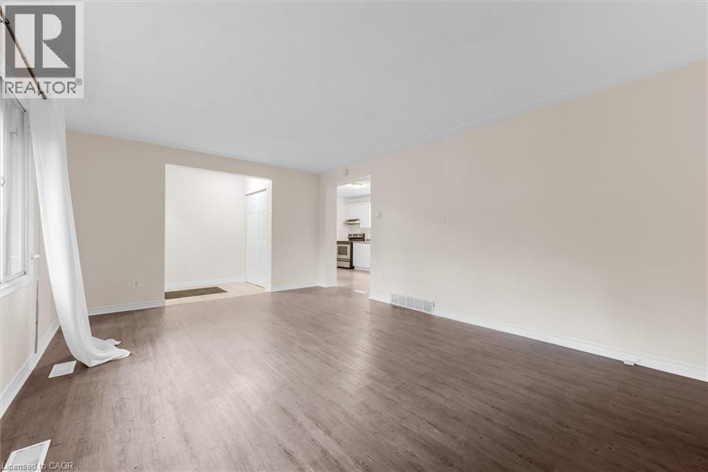 62 Bond Street, Kitchener, ON - Indoor Photo Showing Other Room