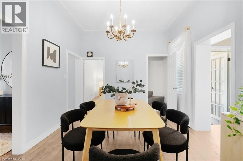 263 Mary Street, Hamilton, ON - Indoor Photo Showing Dining Room