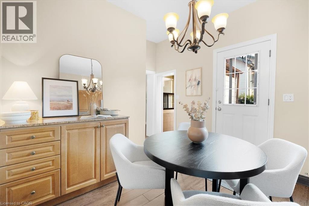 263 Mary Street, Hamilton, ON - Indoor Photo Showing Dining Room