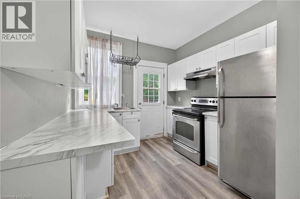 188 Stinson Street, Hamilton, ON - Indoor Photo Showing Kitchen