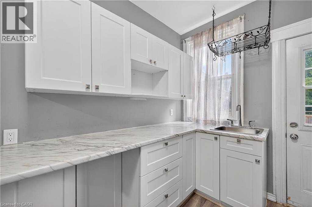 188 Stinson Street, Hamilton, ON - Indoor