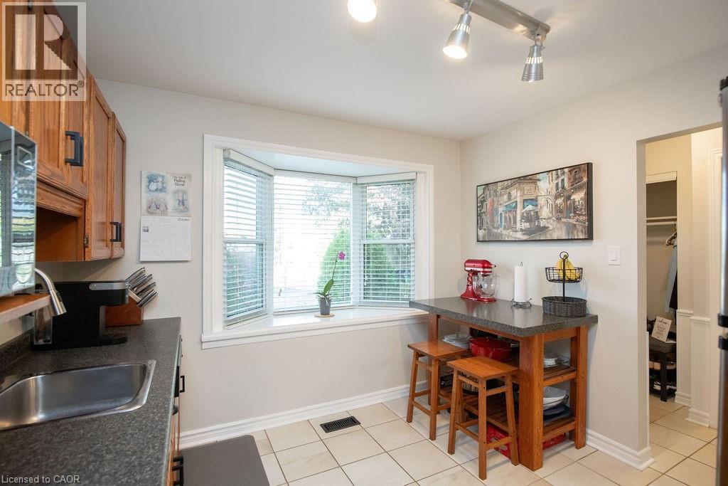 138 Victor Boulevard, Hamilton, ON - Indoor