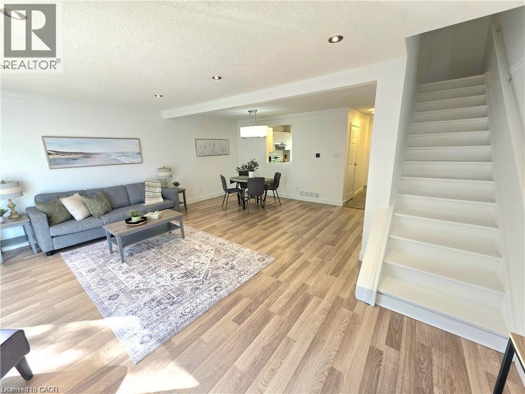 26 Poplar Drive Unit# 5, Cambridge, ON - Indoor Photo Showing Living Room