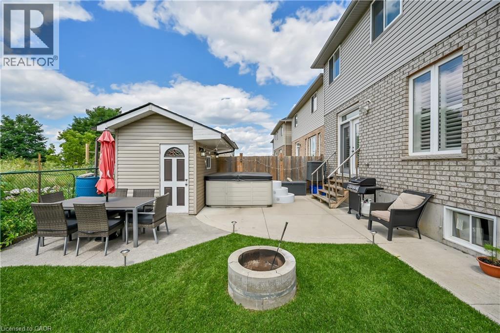 130 Chartwell Circle, Hamilton, ON - Outdoor With Deck Patio Veranda