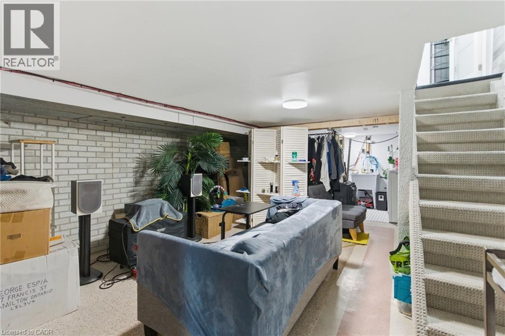 97 Francis Street, Hamilton, ON - Indoor Photo Showing Other Room