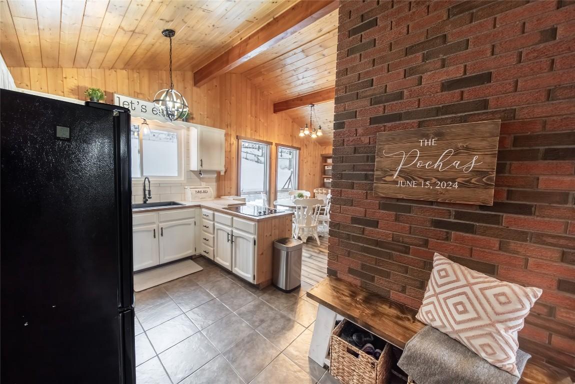 8796 Colony Road, Wardner, BC - Indoor