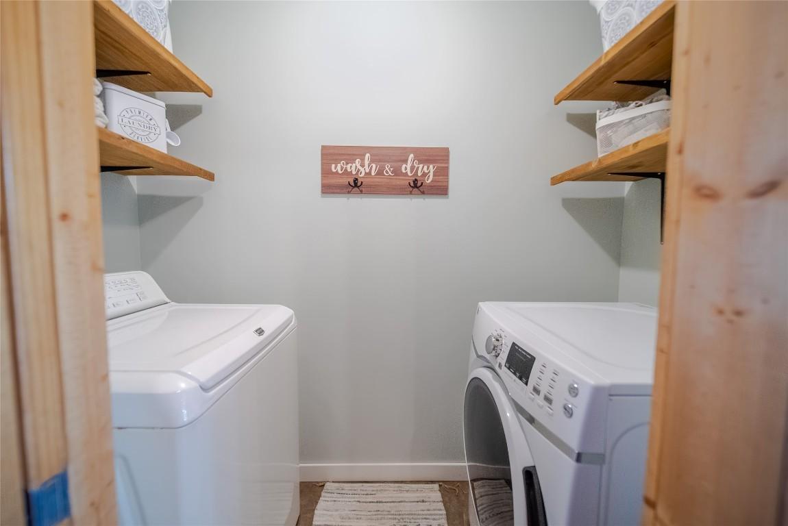 8796 Colony Road, Wardner, BC - Indoor Photo Showing Laundry Room