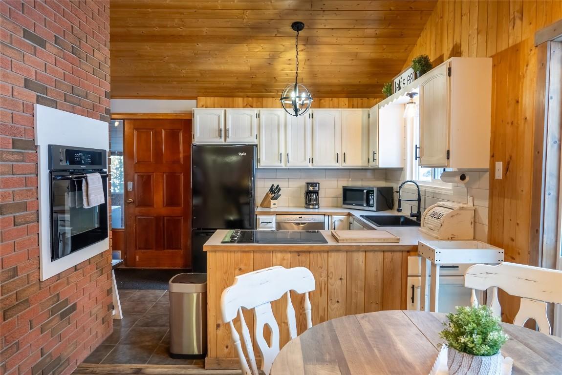 8796 Colony Road, Wardner, BC - Indoor