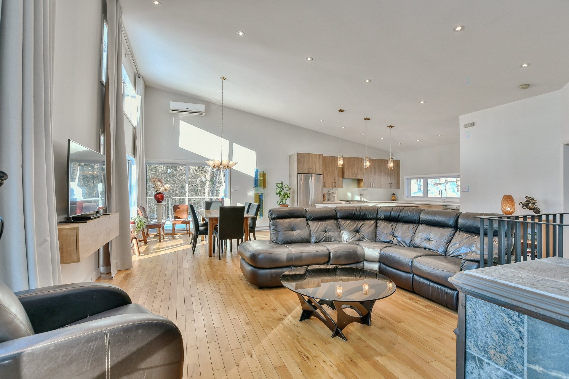 Salon - 479 Ch. Du Lac-Des-Cornes, Chute-Saint-Philippe, QC - Indoor Photo Showing Living Room