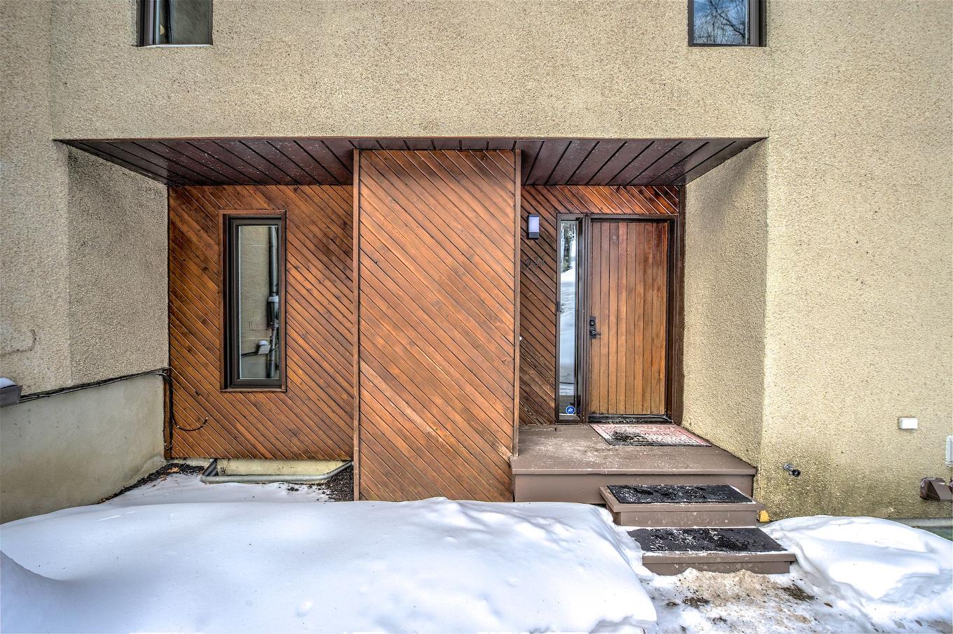 Exterior entrance - 1921 Rue Du Skieur, Sainte-Adèle, QC - Outdoor With Exterior