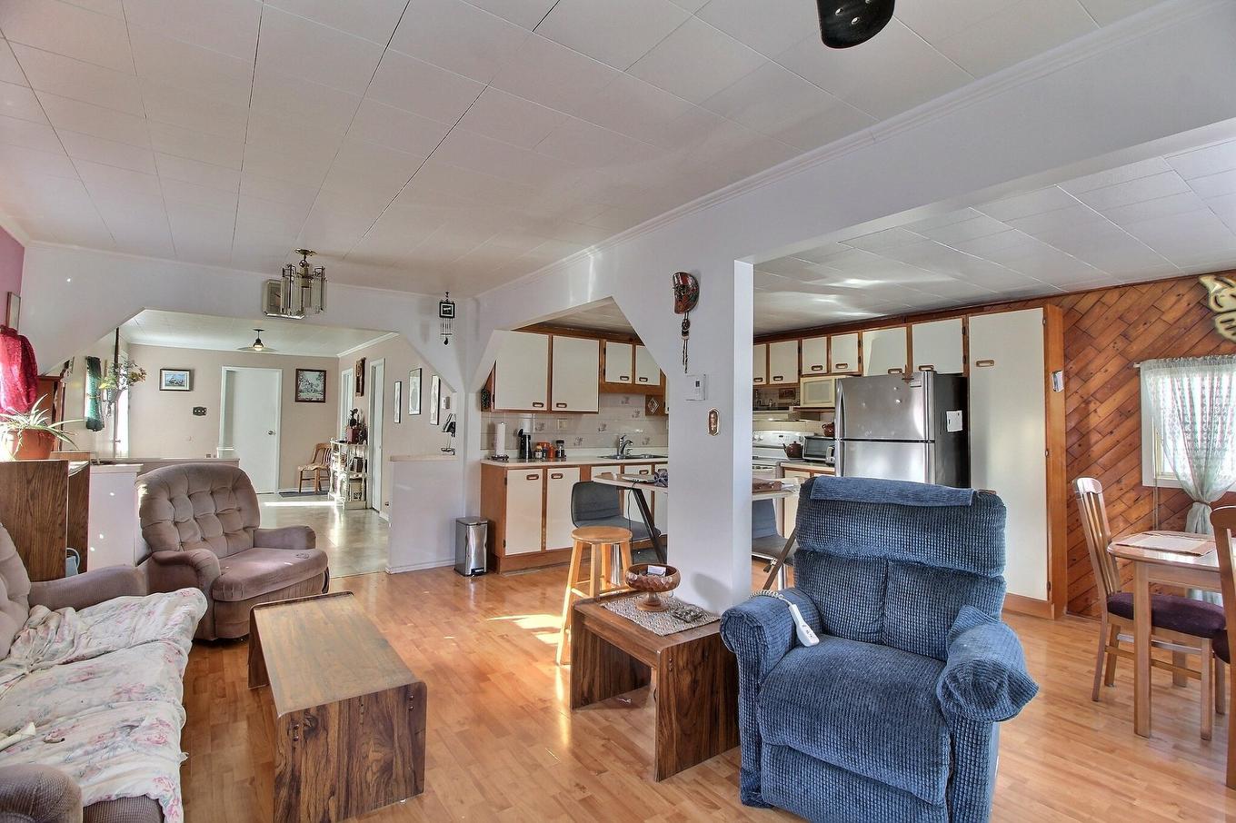 Overall view - 348 Rue Gareau, Val-D'Or, QC - Indoor Photo Showing Living Room