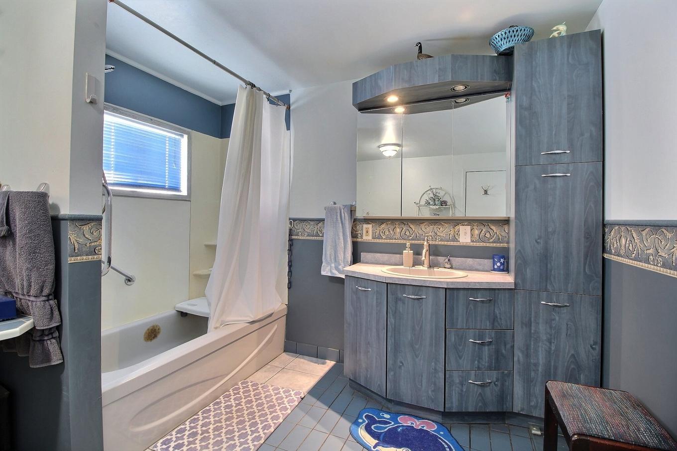 Bathroom - 348 Rue Gareau, Val-D'Or, QC - Indoor Photo Showing Bathroom