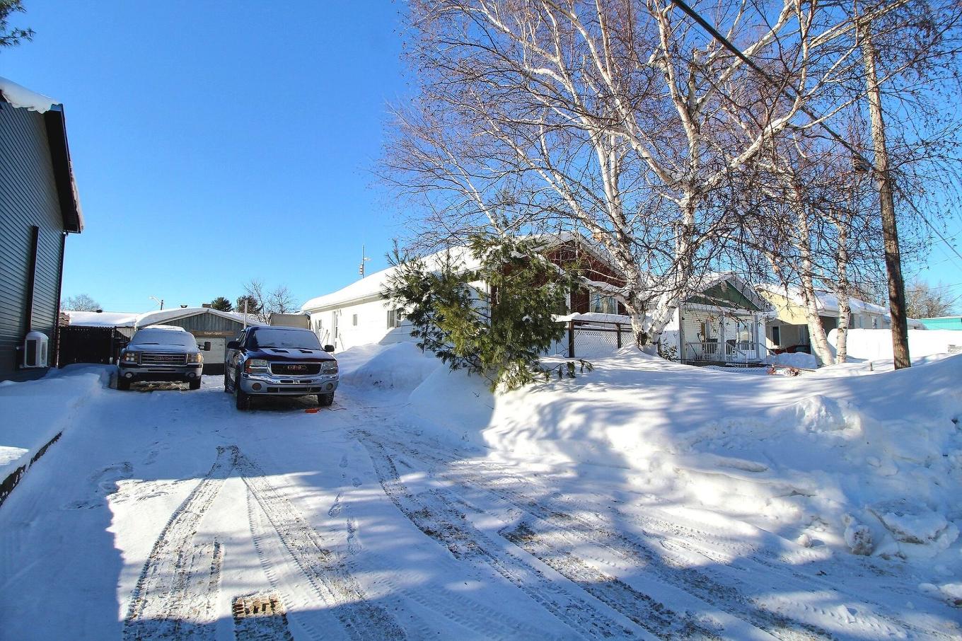 Frontage - 348 Rue Gareau, Val-D'Or, QC - Outdoor