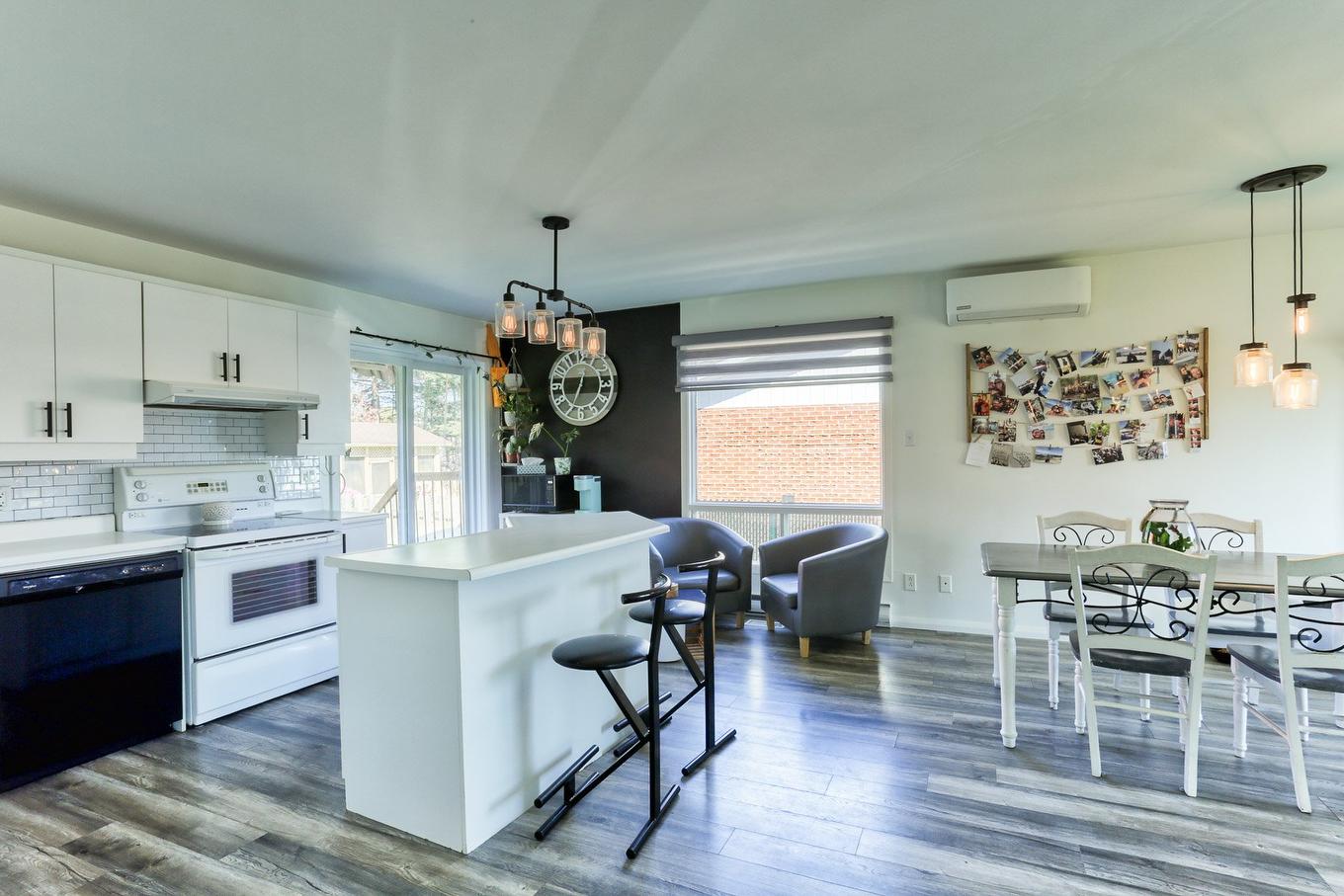Cuisine - 641 207E Avenue, Shawinigan, QC - Indoor Photo Showing Kitchen