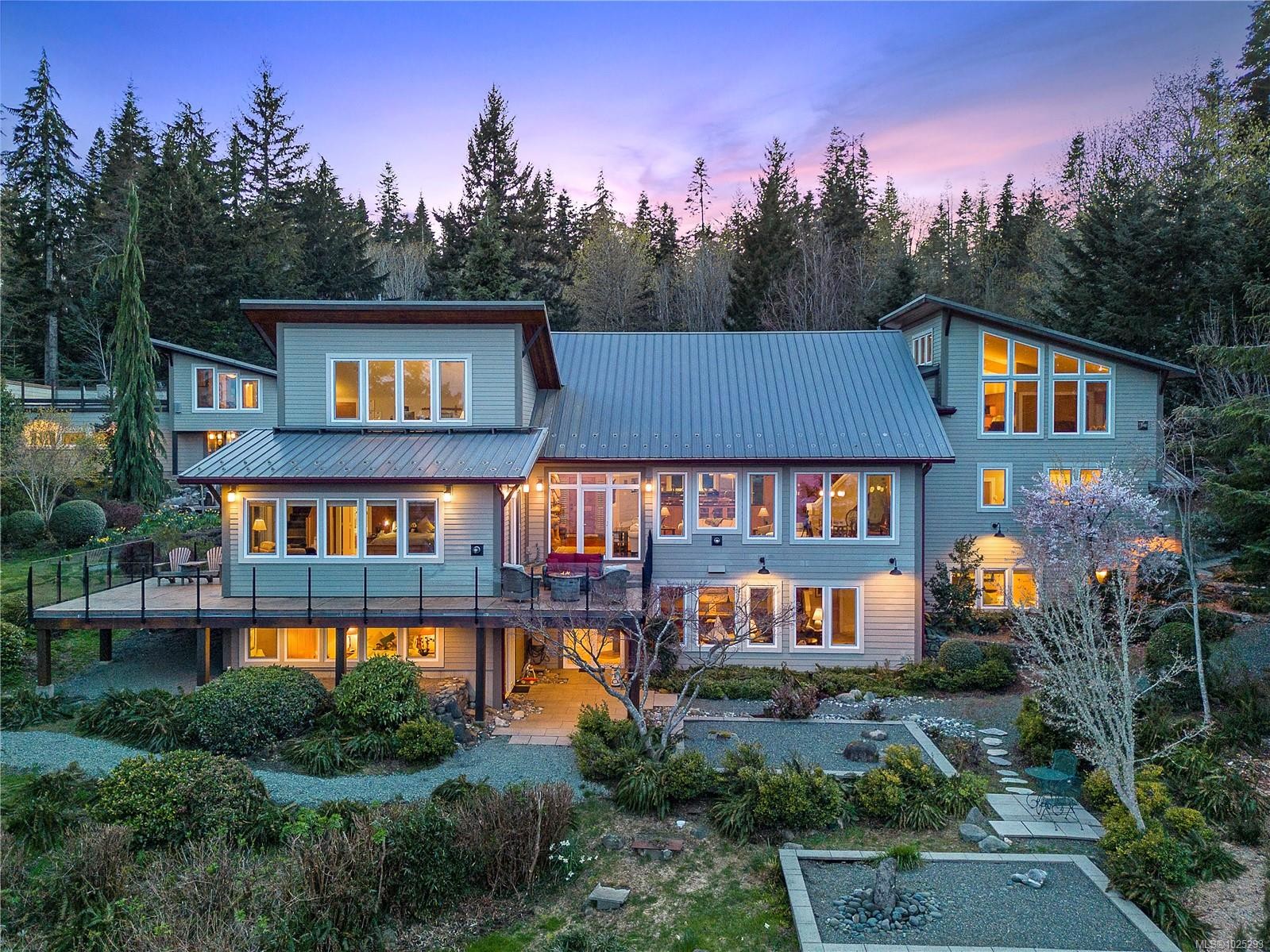 6520 Eagles Dr, Courtenay, BC
