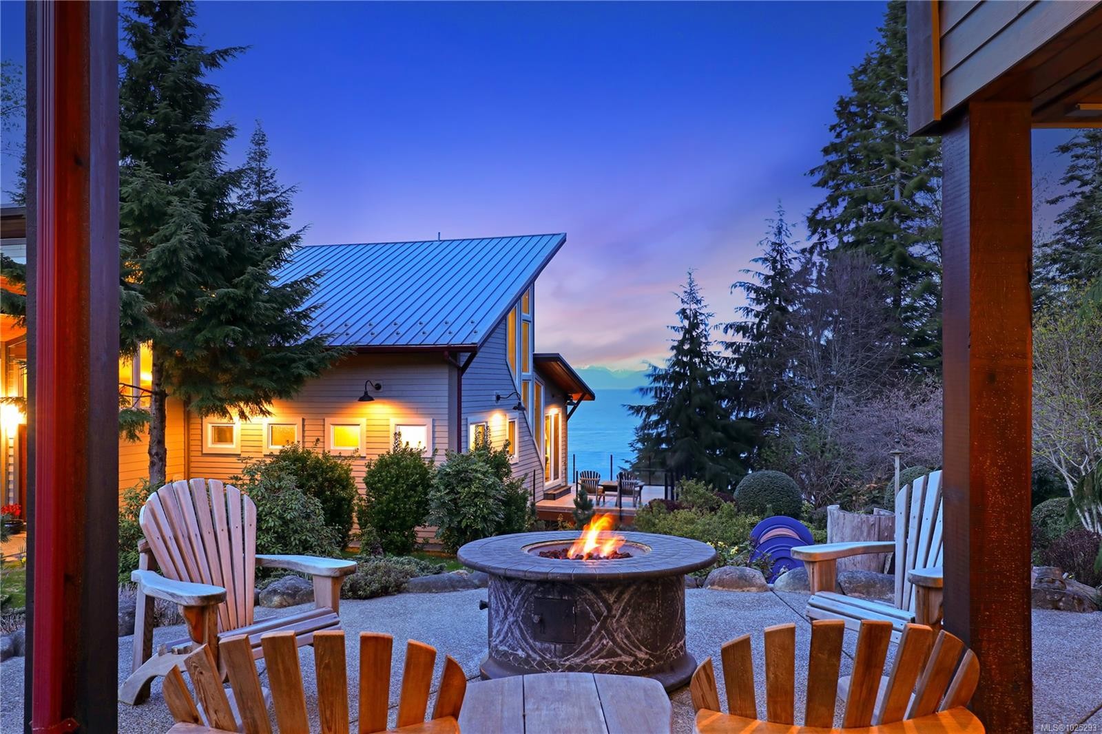 6520 Eagles Dr, Courtenay, BC