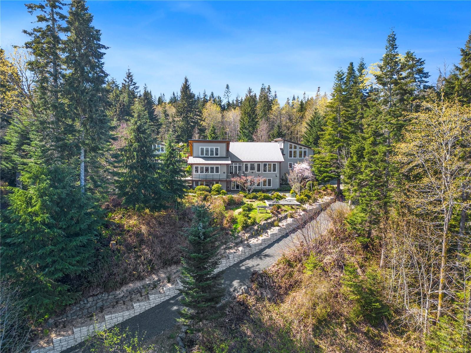 6520 Eagles Dr, Courtenay, BC