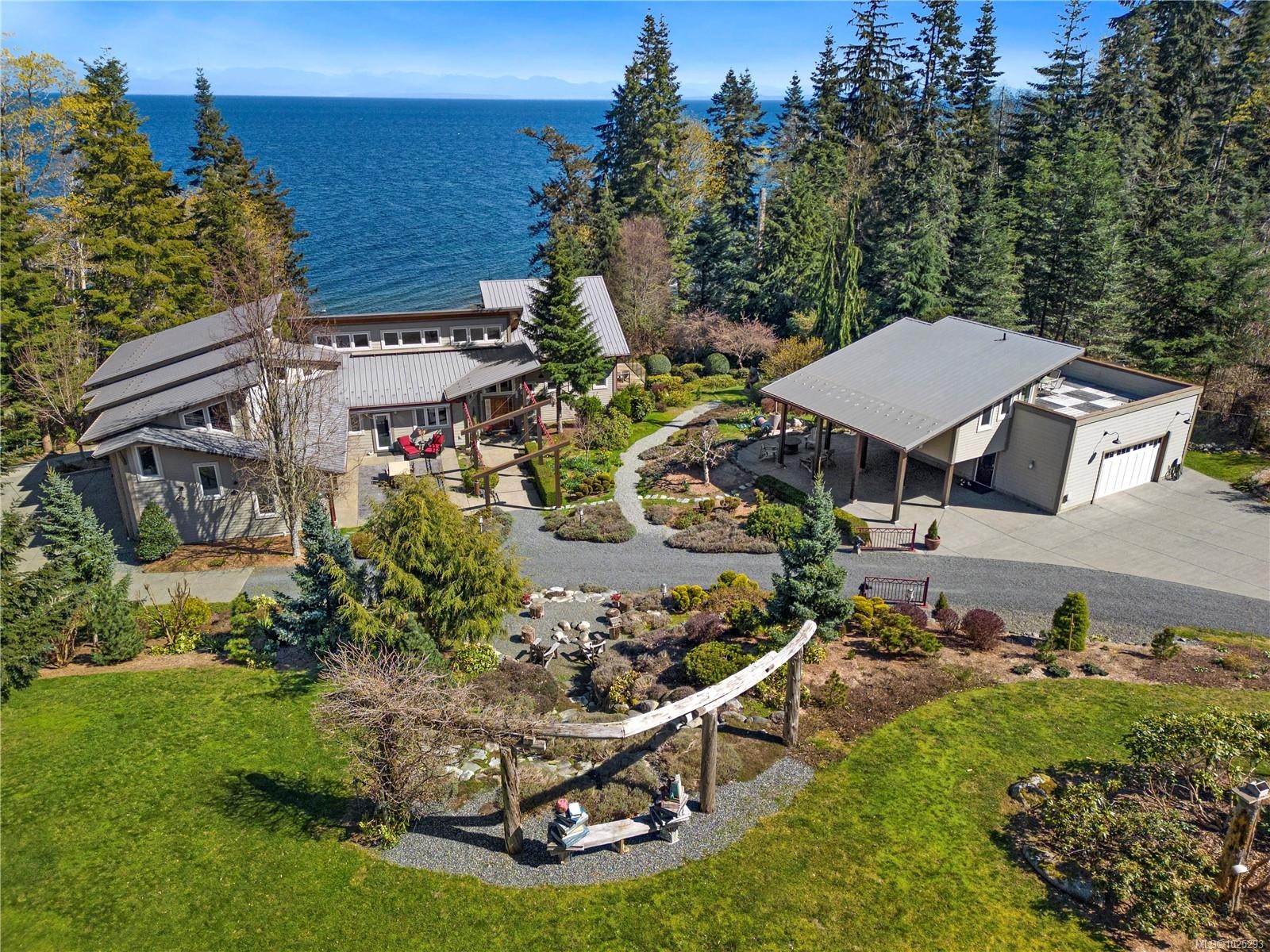 6520 Eagles Dr, Courtenay, BC