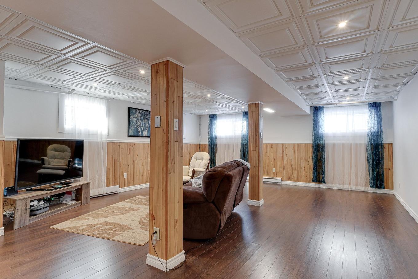 Family room - 440 Rue Kugler, Laval (Duvernay), QC - Indoor