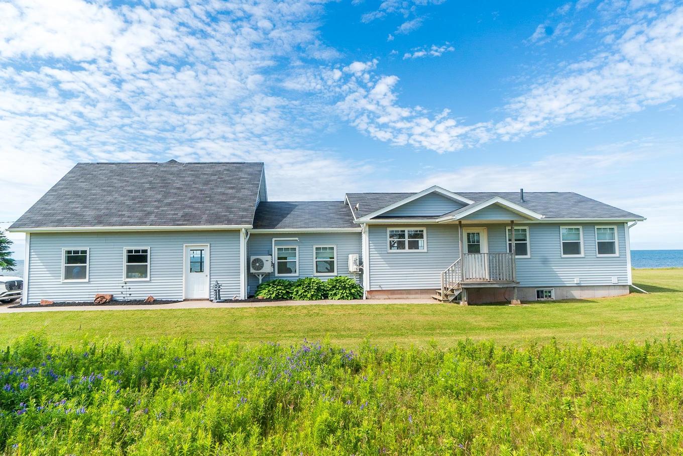 18 Shore Rd E, Hampton, PE