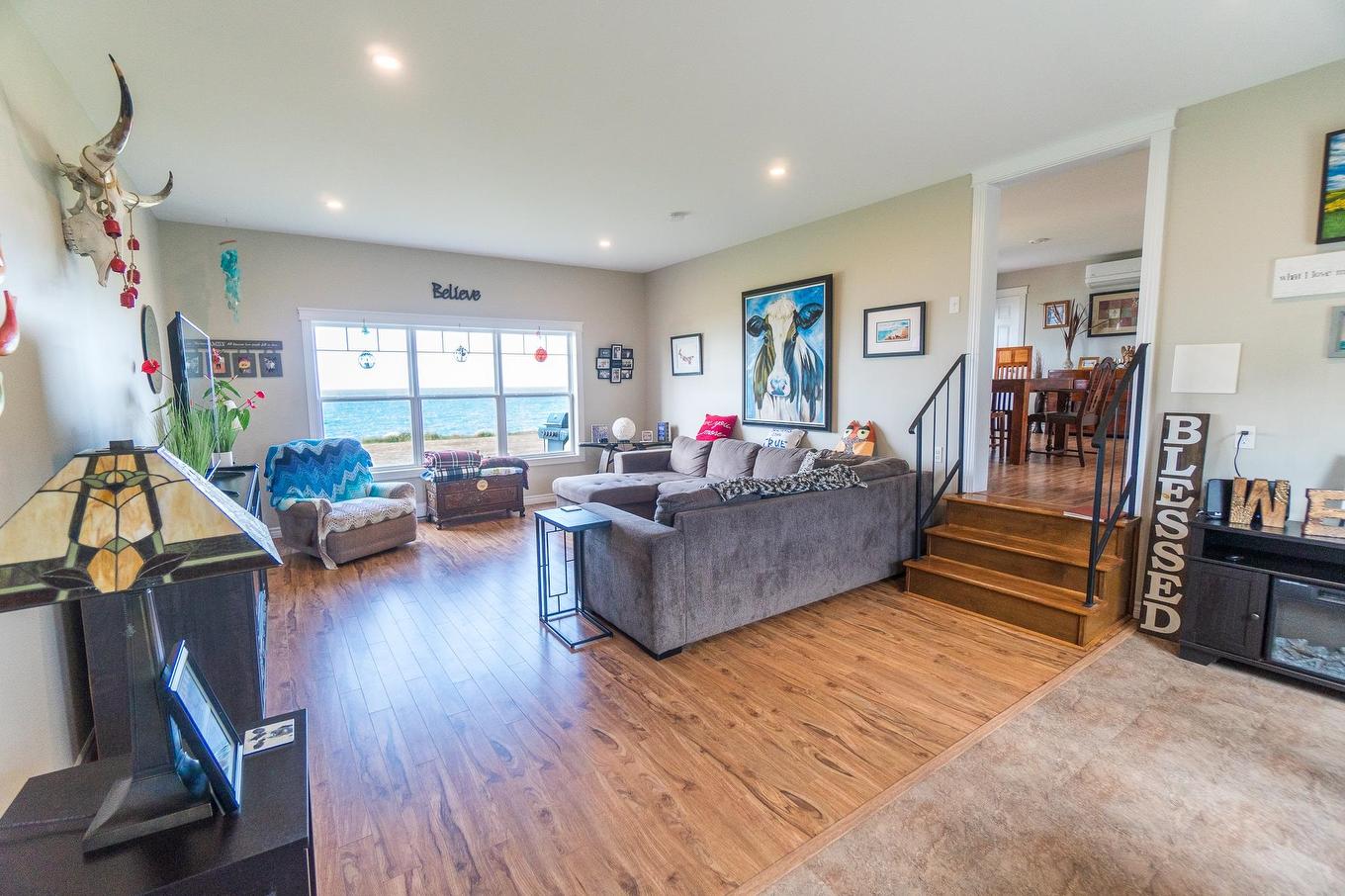 18 Shore Rd E, Hampton, PE