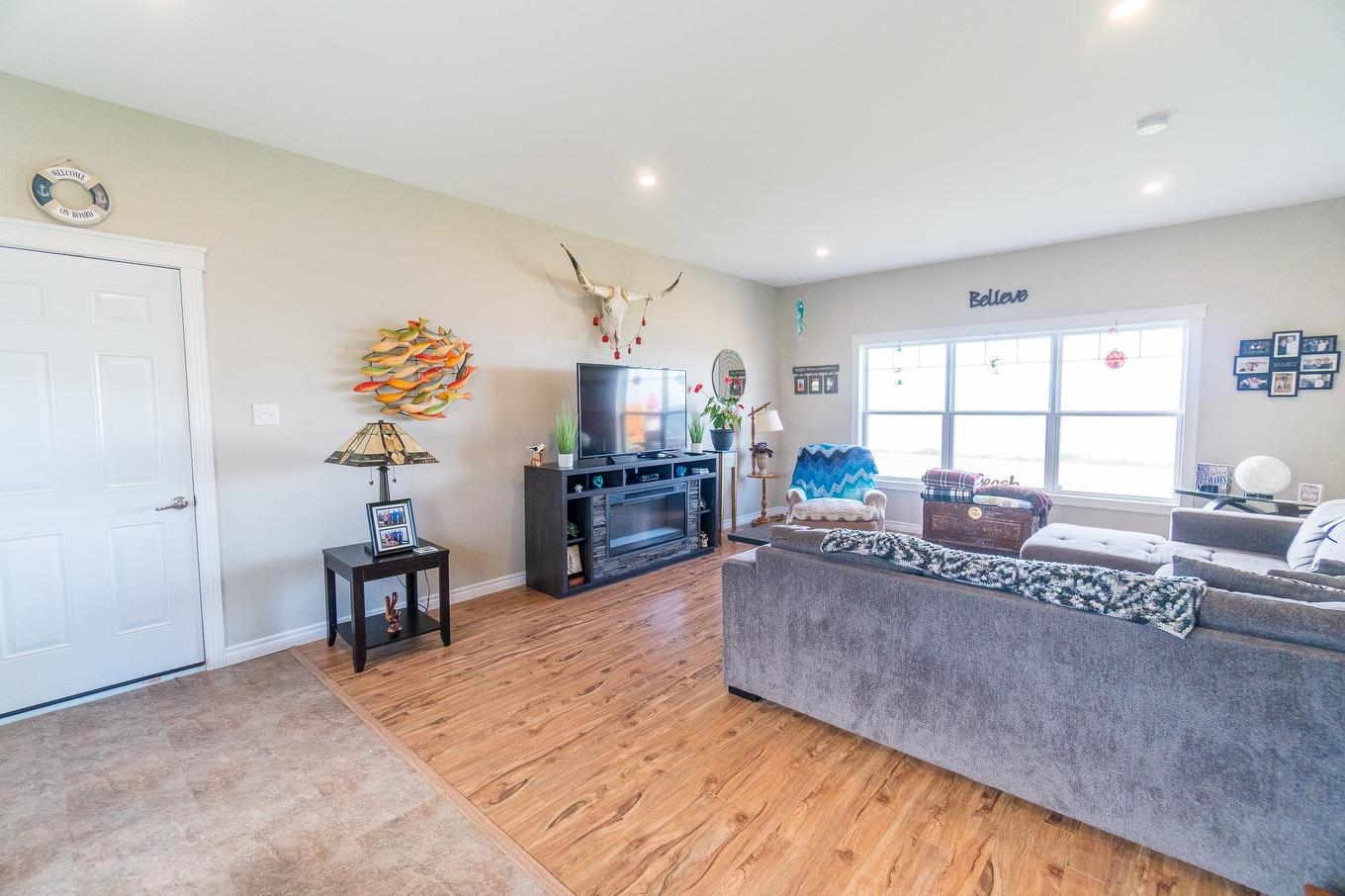 18 Shore Rd E, Hampton, PE