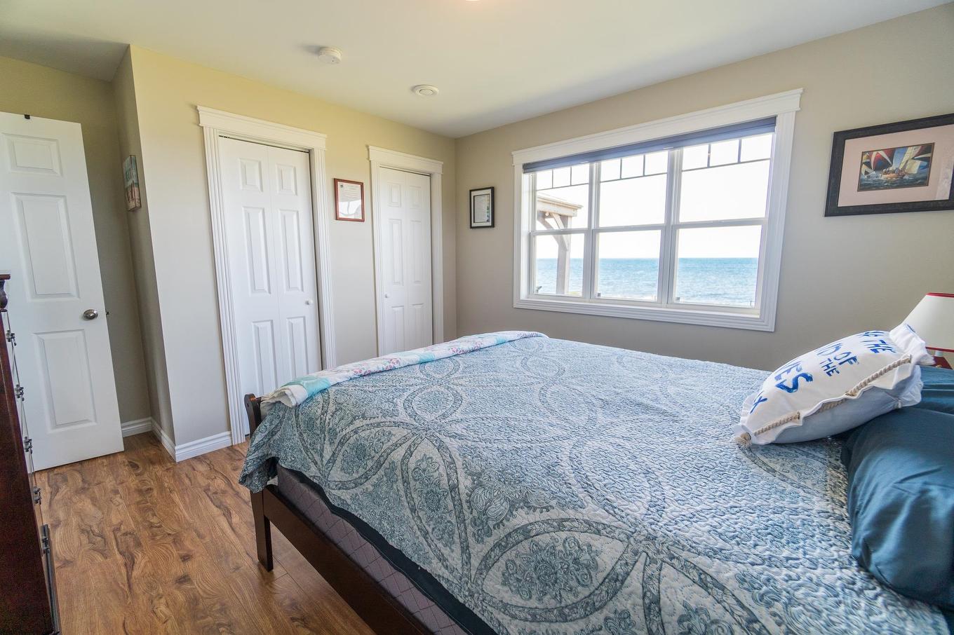 18 Shore Rd E, Hampton, PE