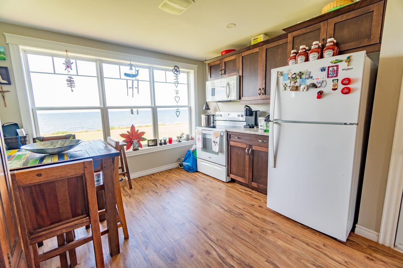 18 Shore Rd E, Hampton, PE