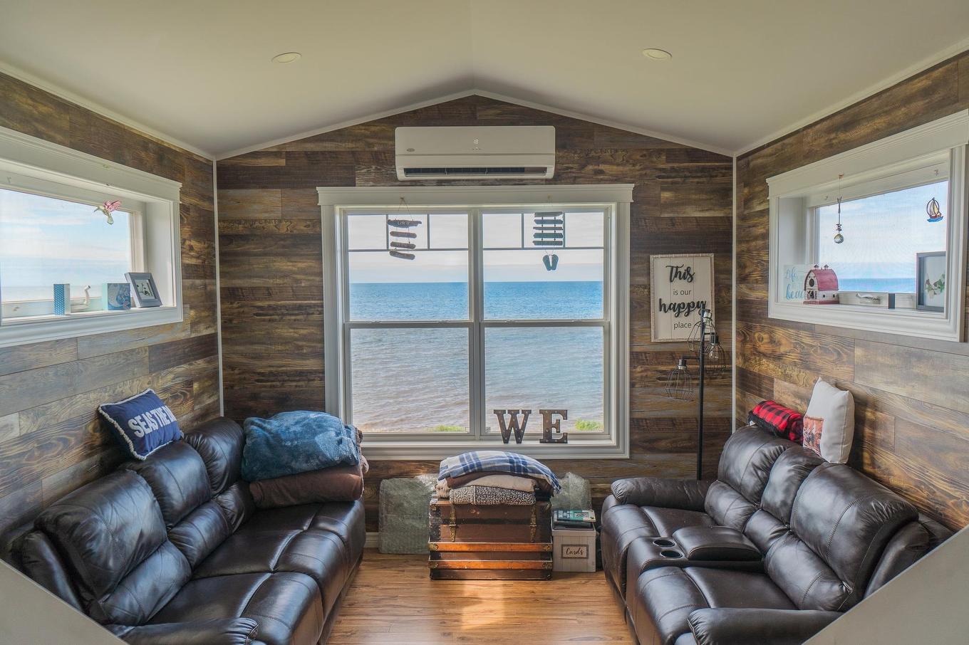 18 Shore Rd E, Hampton, PE