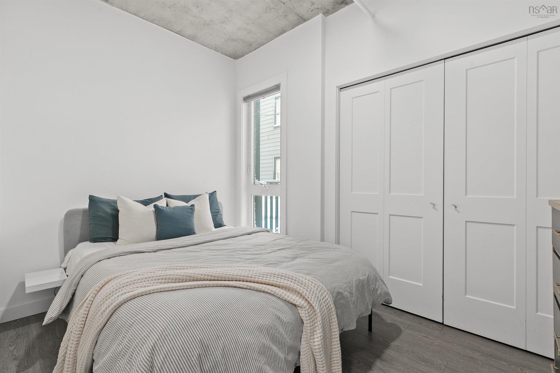 102 5684 West Street, Halifax, NS