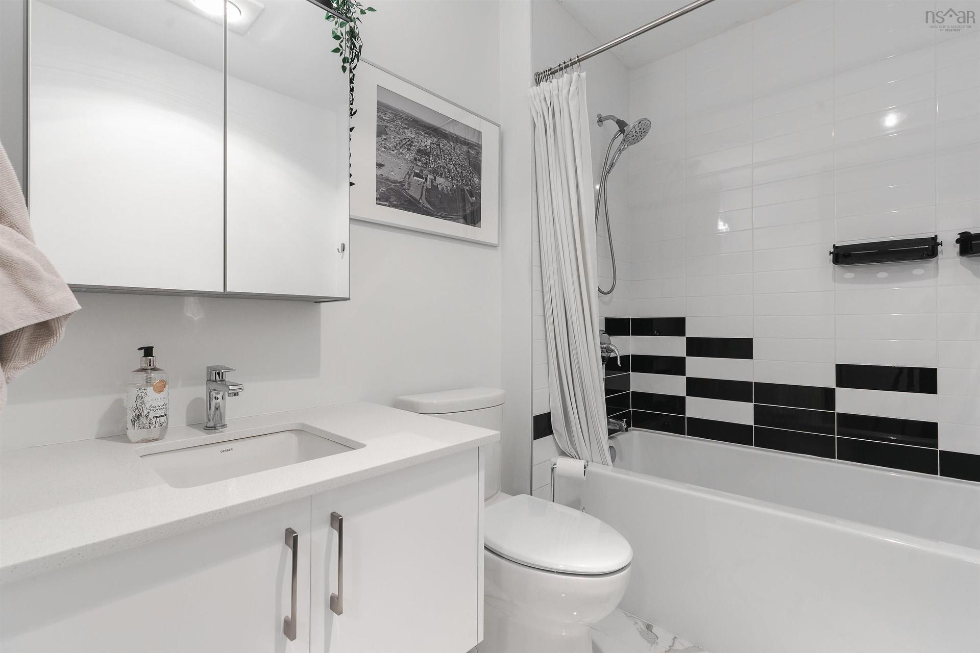 102 5684 West Street, Halifax, NS