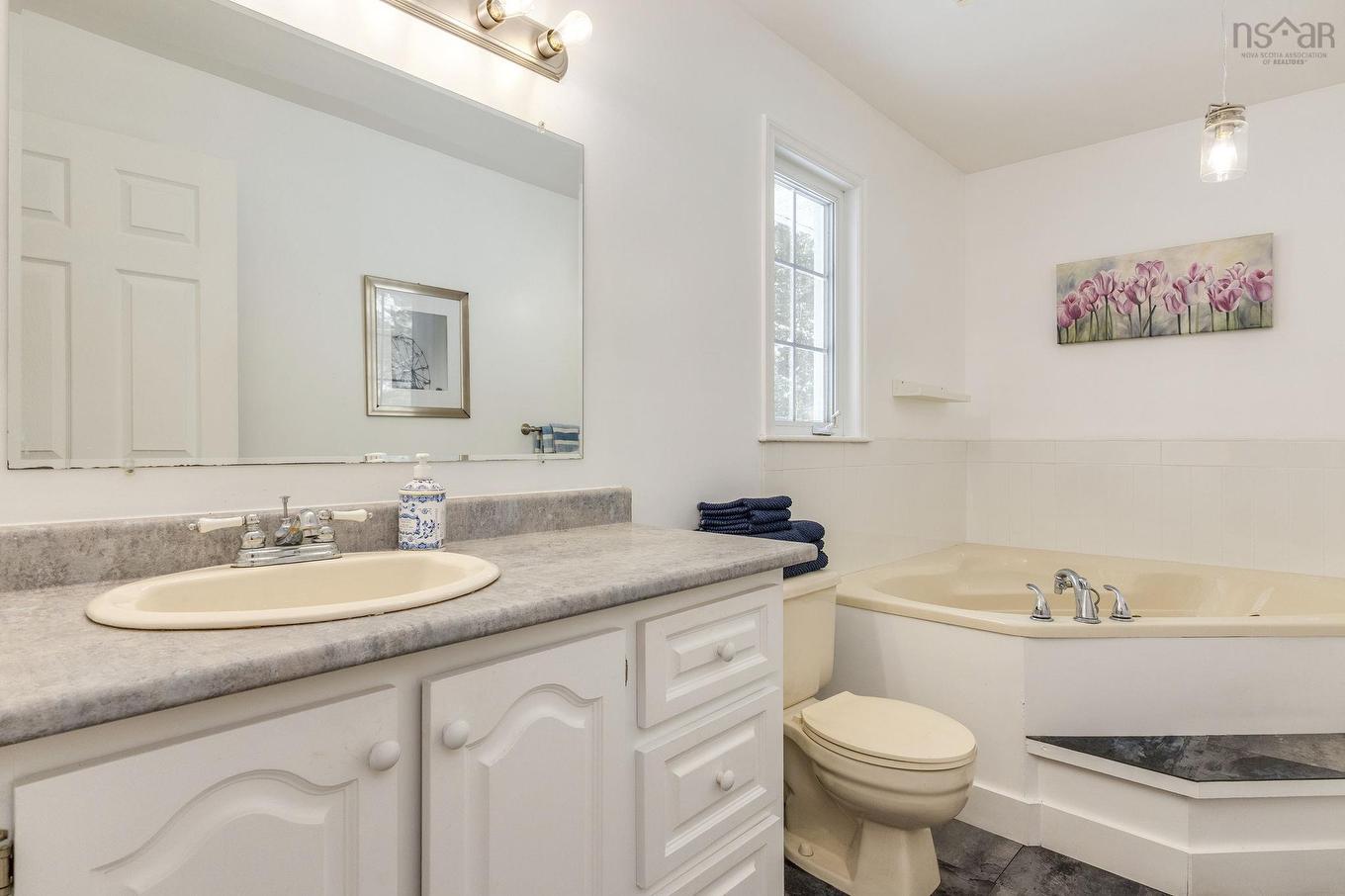 19 Newport Drive, Fall River, NS