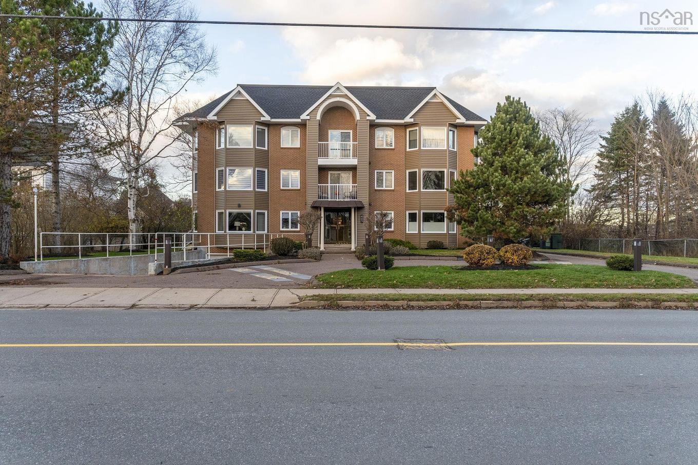 204 403 Prince Street, Truro, NS