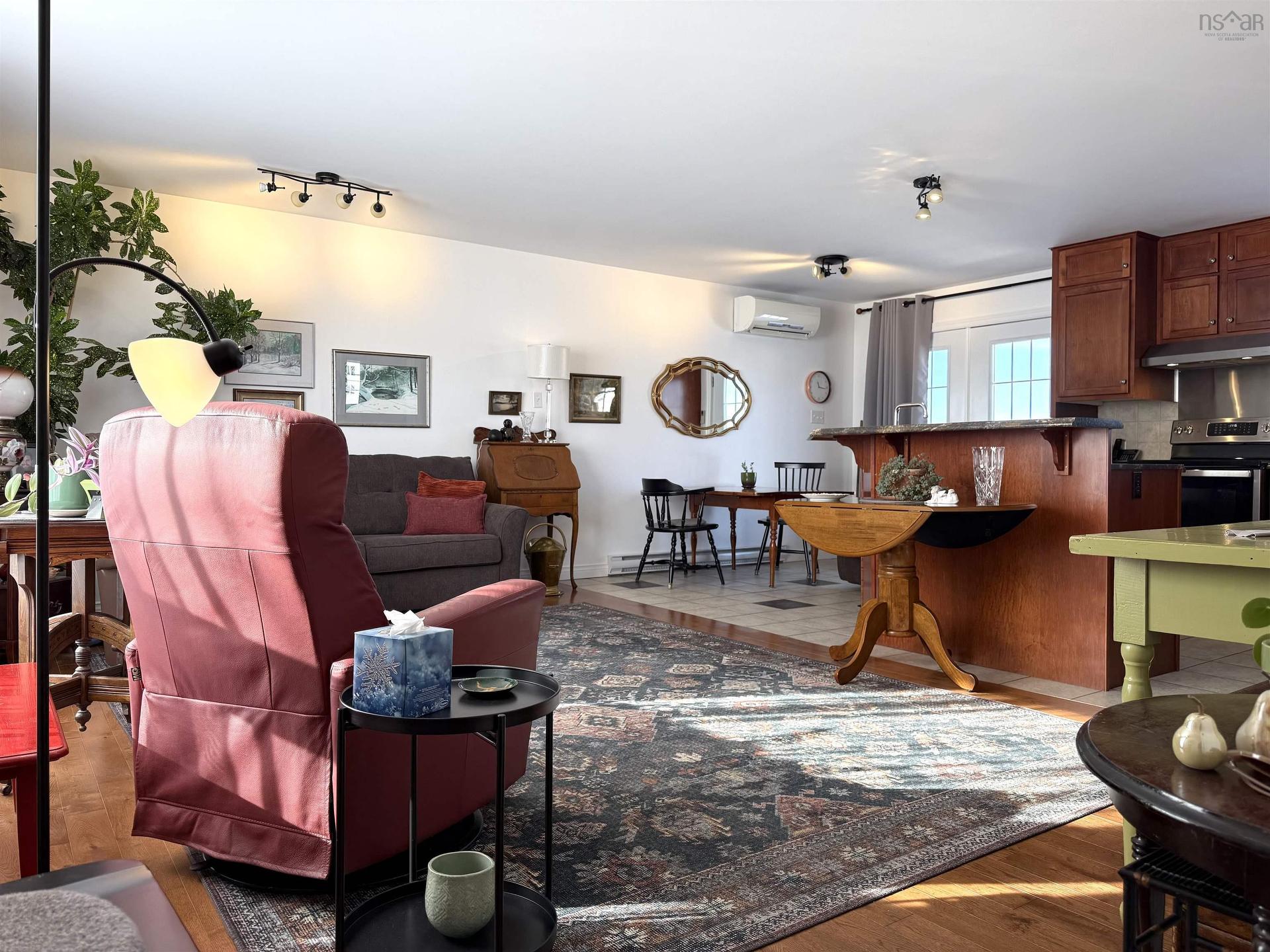 24 Rhodes Avenue, Amherst, NS - Indoor Photo Showing Living Room