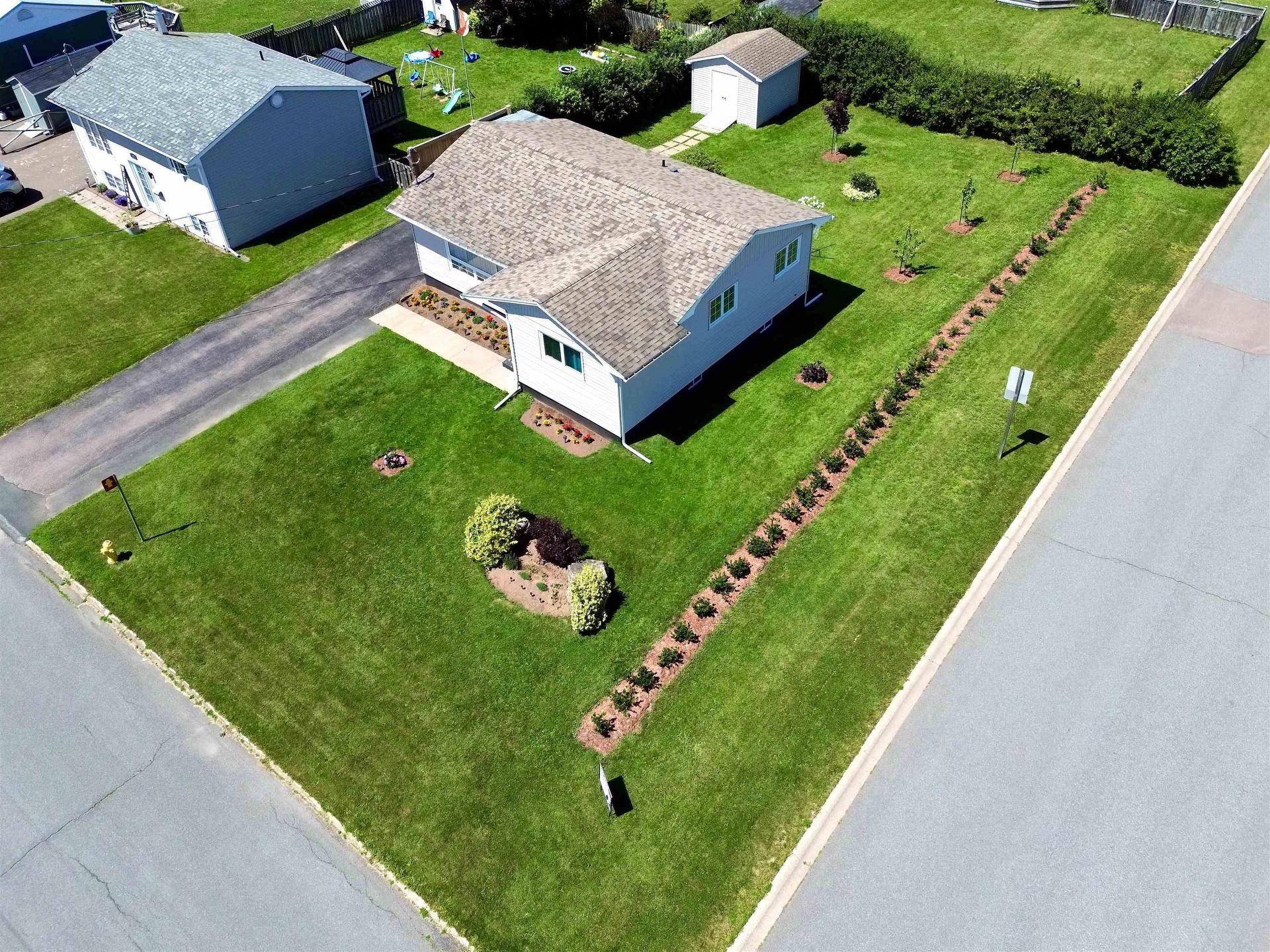 24 Rhodes Avenue, Amherst, NS - Outdoor