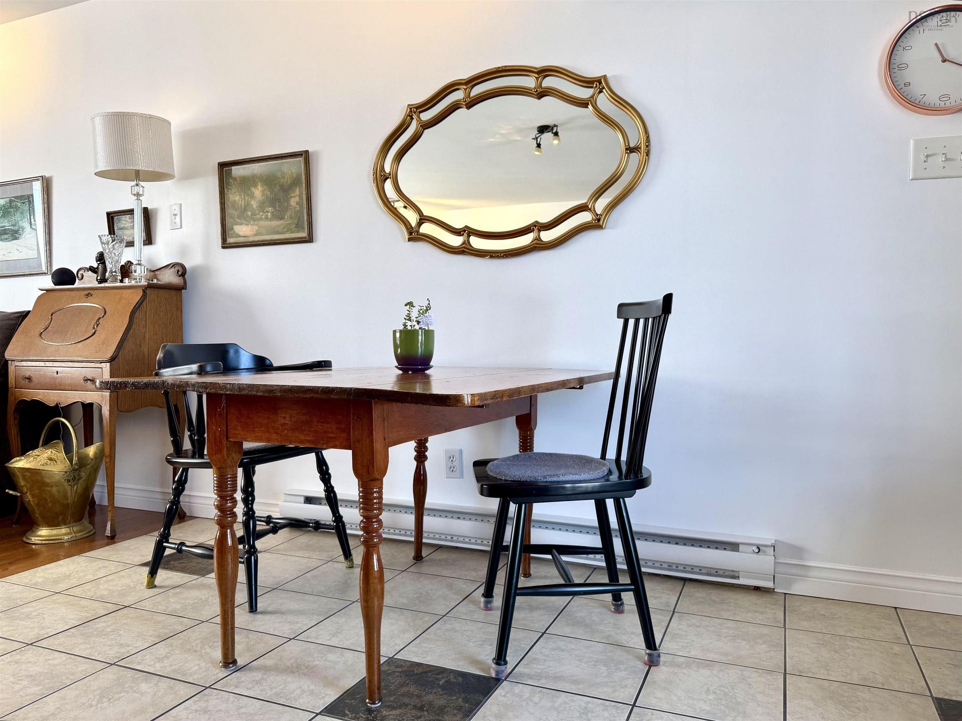 24 Rhodes Avenue, Amherst, NS - Indoor Photo Showing Dining Room