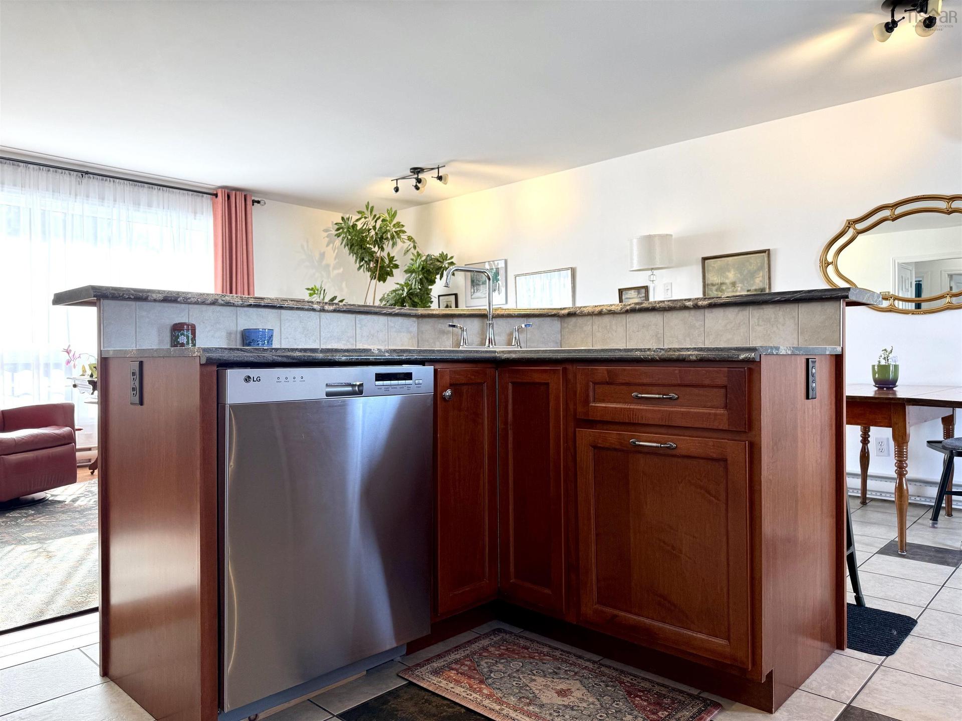 24 Rhodes Avenue, Amherst, NS - Indoor Photo Showing Kitchen