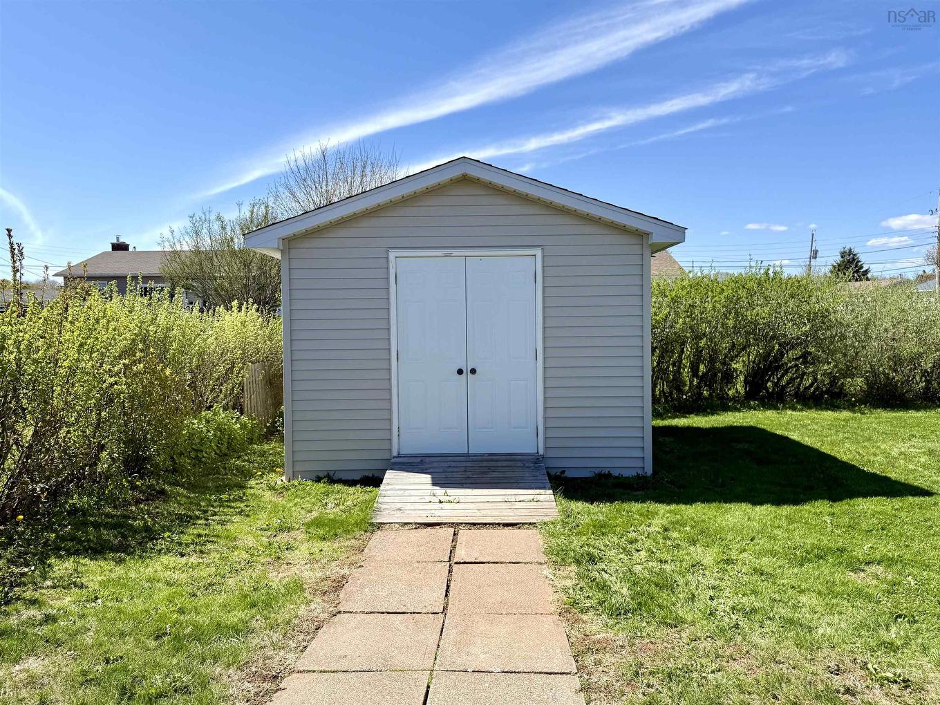 24 Rhodes Avenue, Amherst, NS