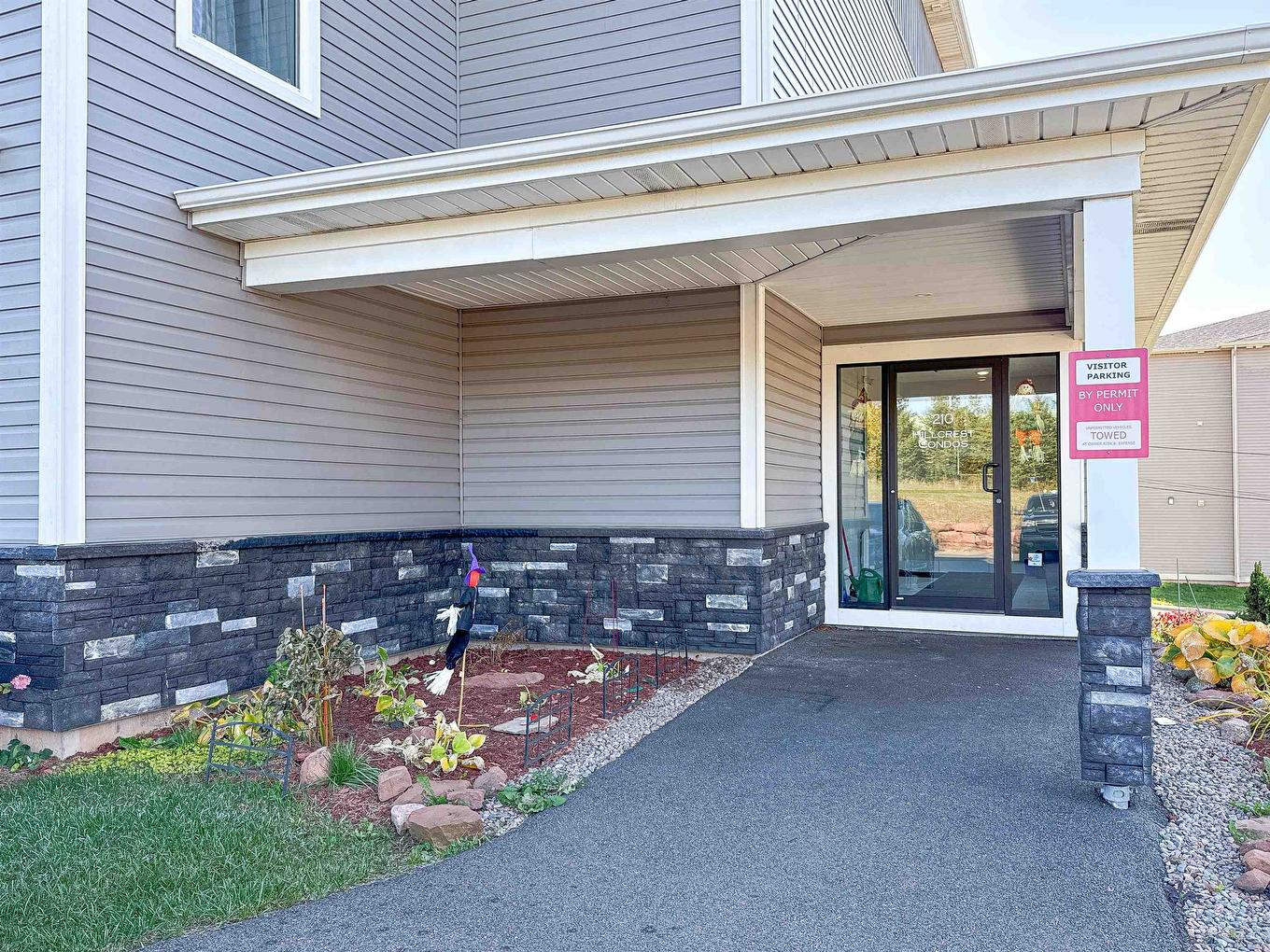 108 210 Shakespeare Drive, Stratford, PE