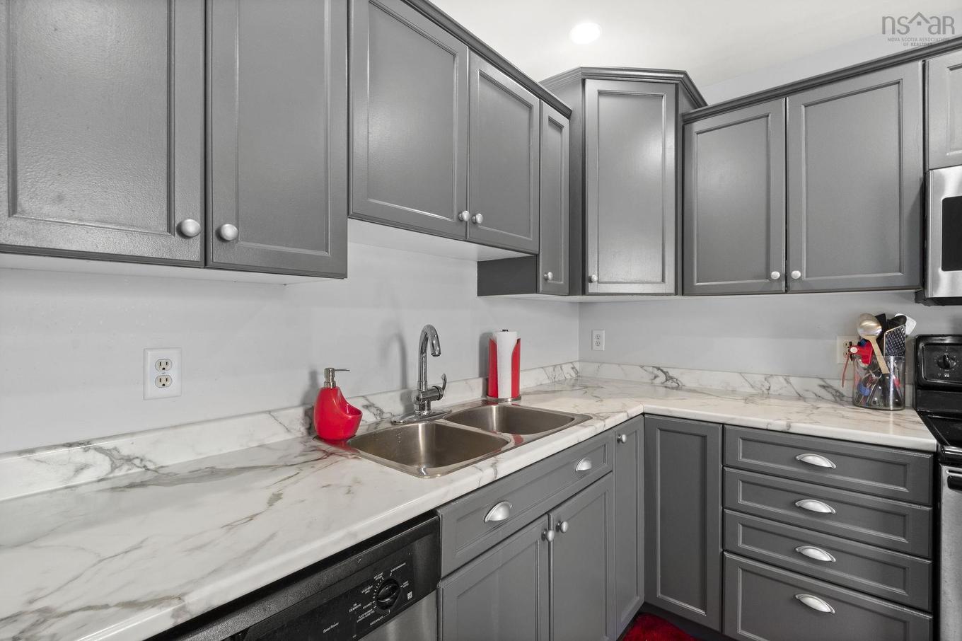 25 Middle Street, Dartmouth, NS