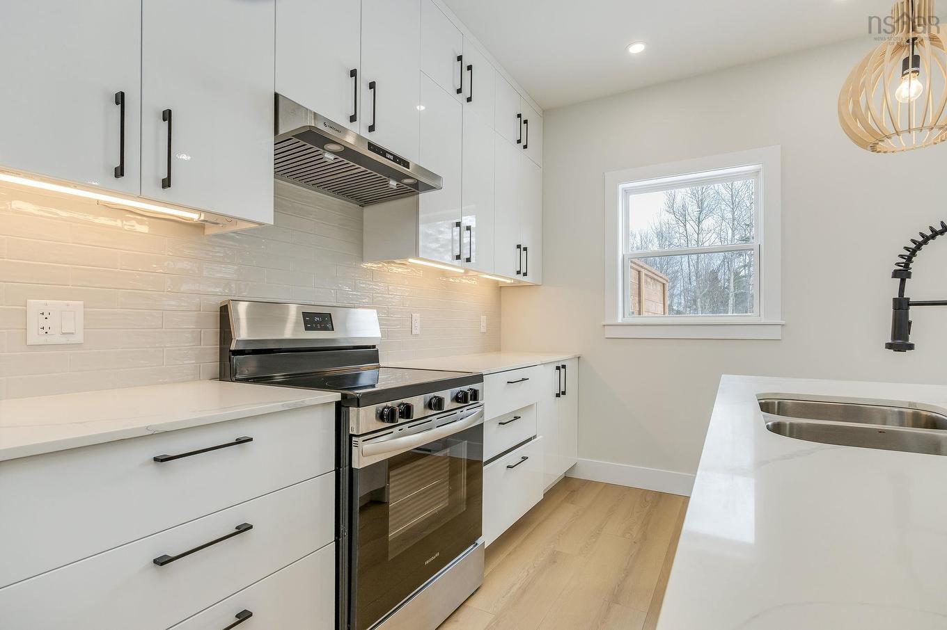 855 Highway 2, Elmsdale, NS