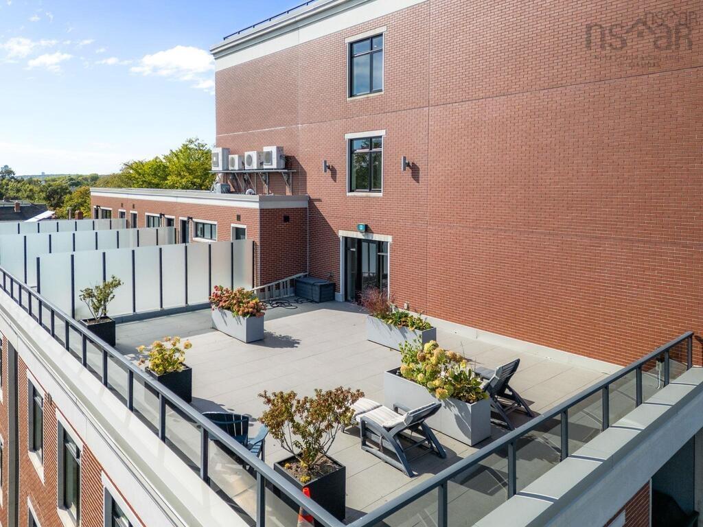 302 1990 Vernon Street, Halifax Peninsula, NS
