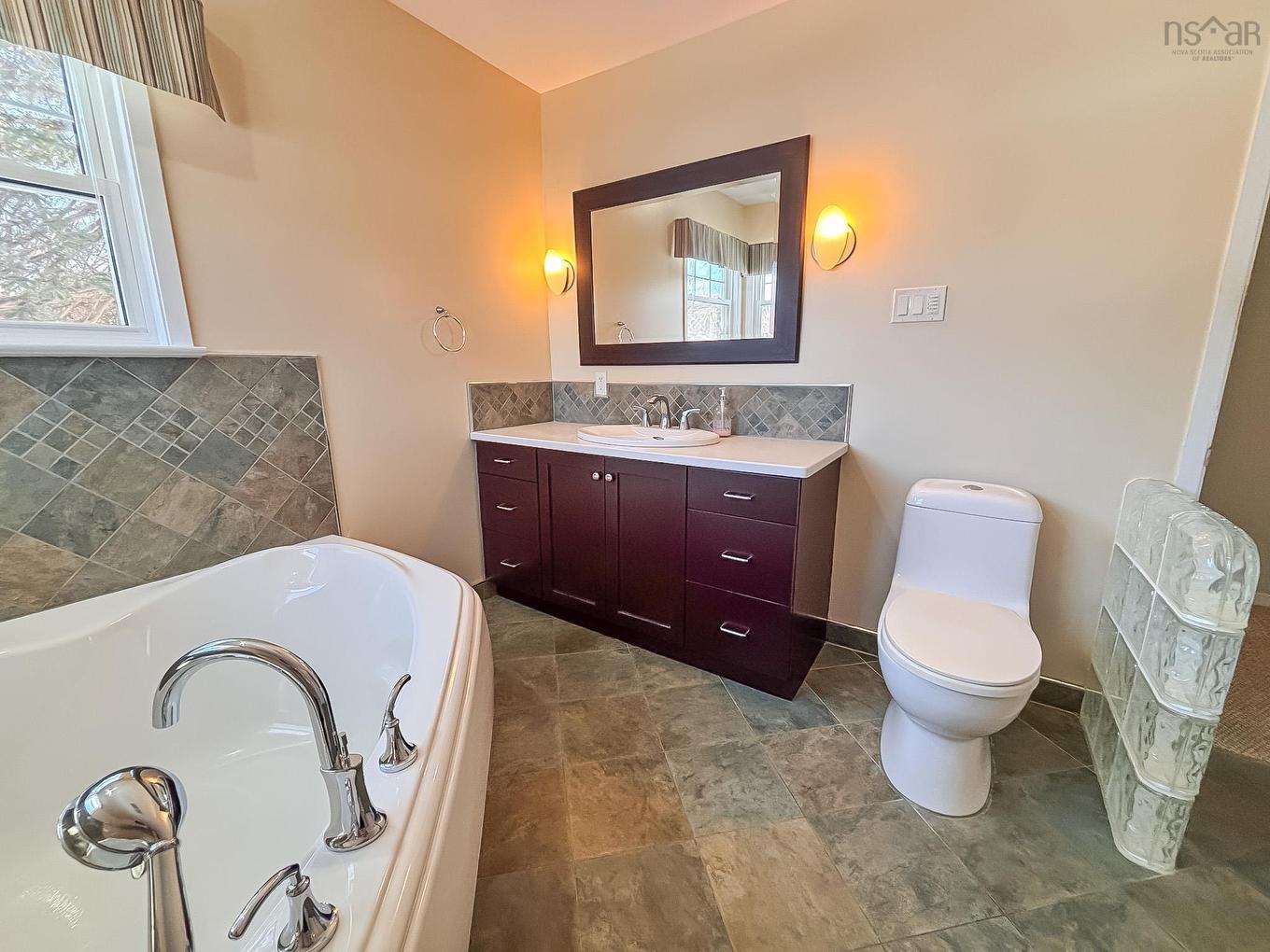 65 Walnut Street, Bridgewater, NS