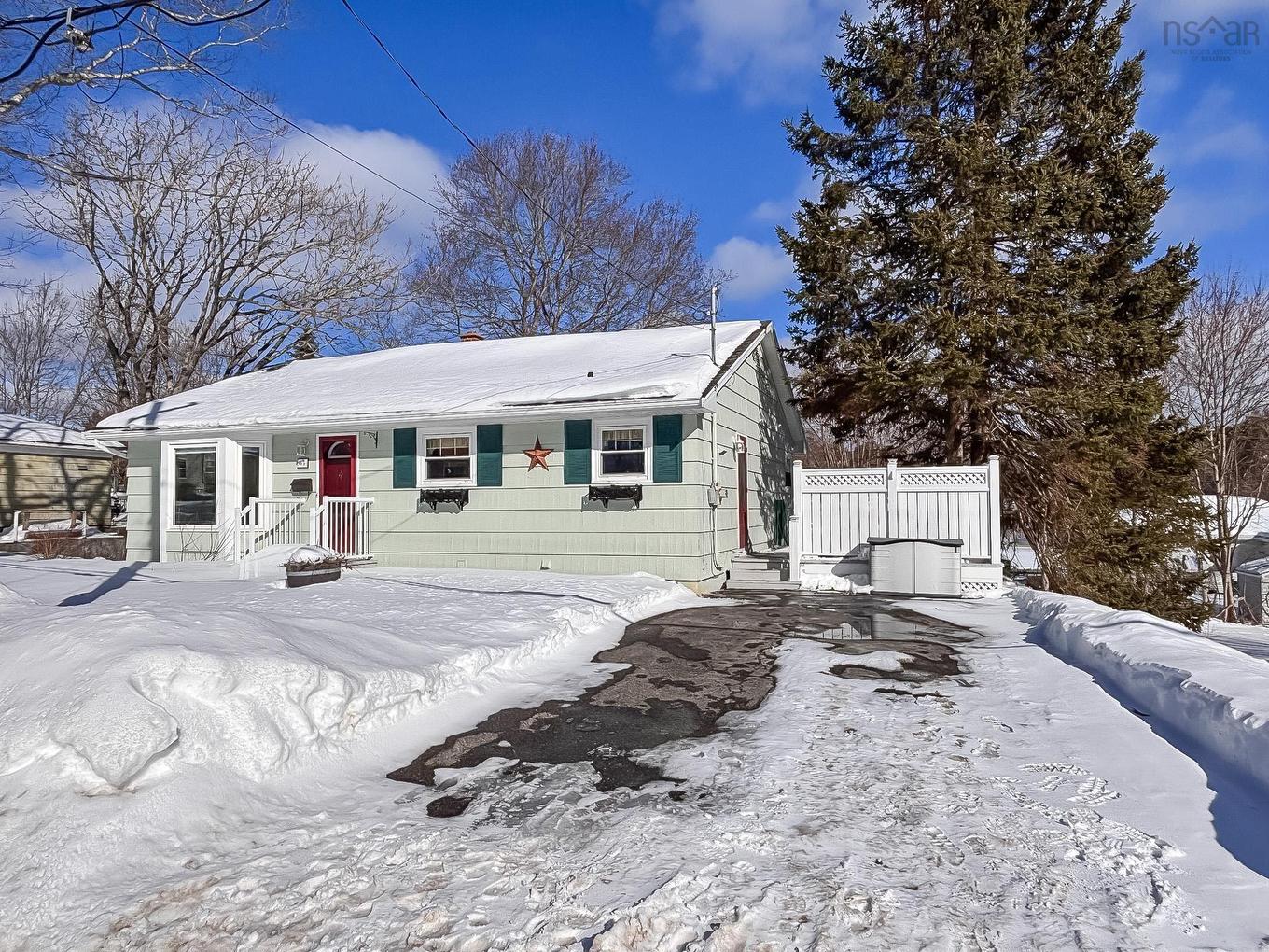 65 Walnut Street, Bridgewater, NS
